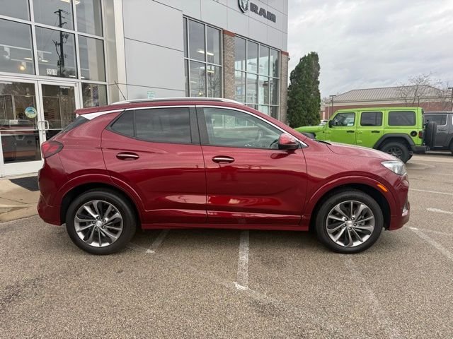 Used 2022 Red Buick Select image 8