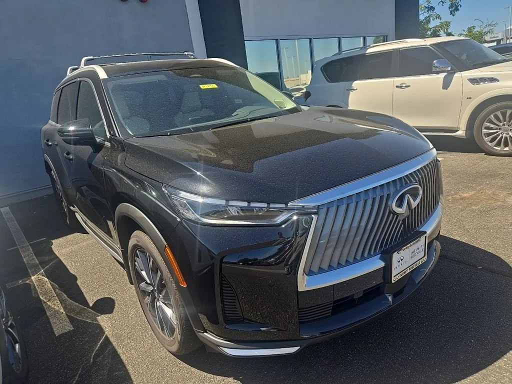 Used 2026 Mineral Black INFINITI LUXE image 1