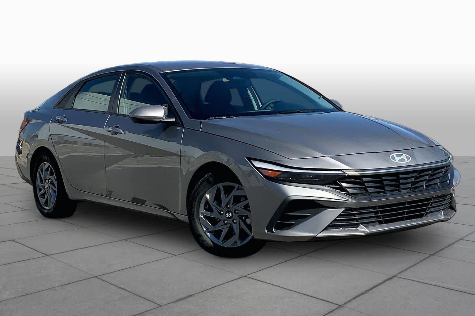 Used 2024 Fluid Metal Hyundai SEL image 3