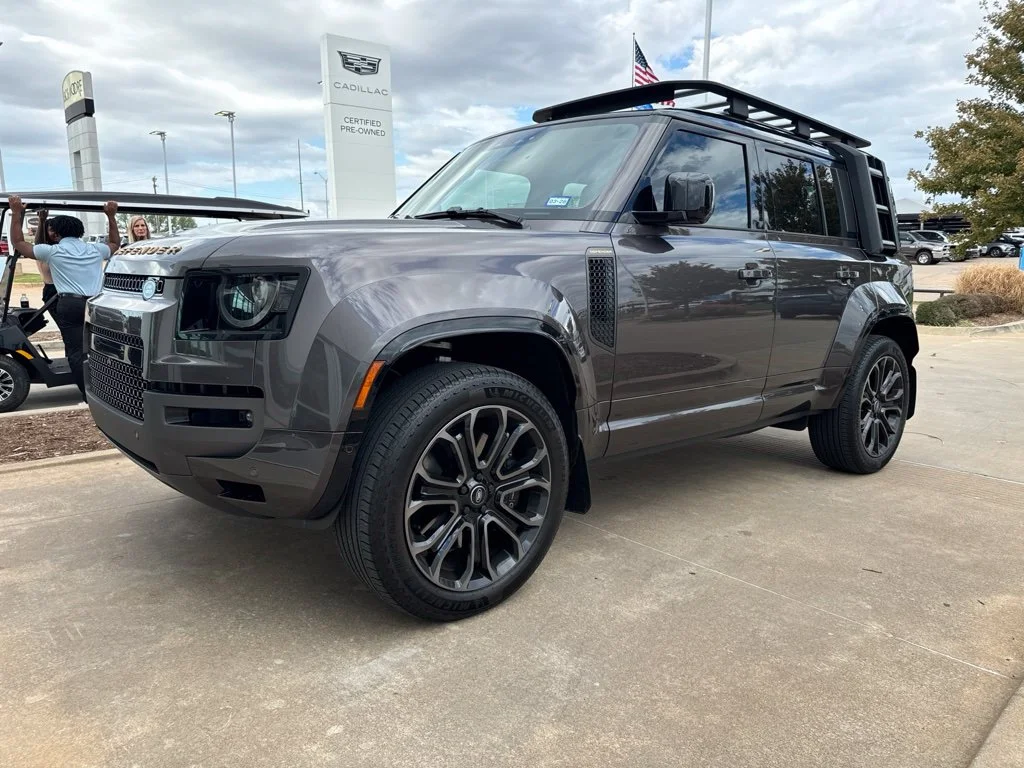 Used 2025 Gray Land Rover OCTA image 1