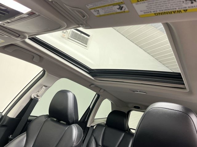 Used 2020 Crystal White Pearl Subaru Limited image 14