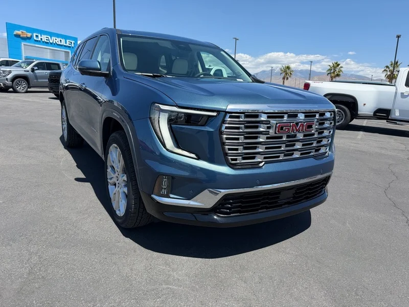 2026 GMC Acadia Denali FWD's photo