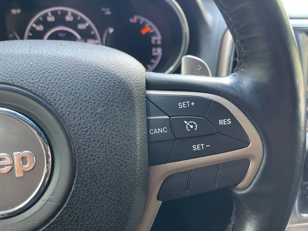 Used 2014 Black Jeep Limited image 20