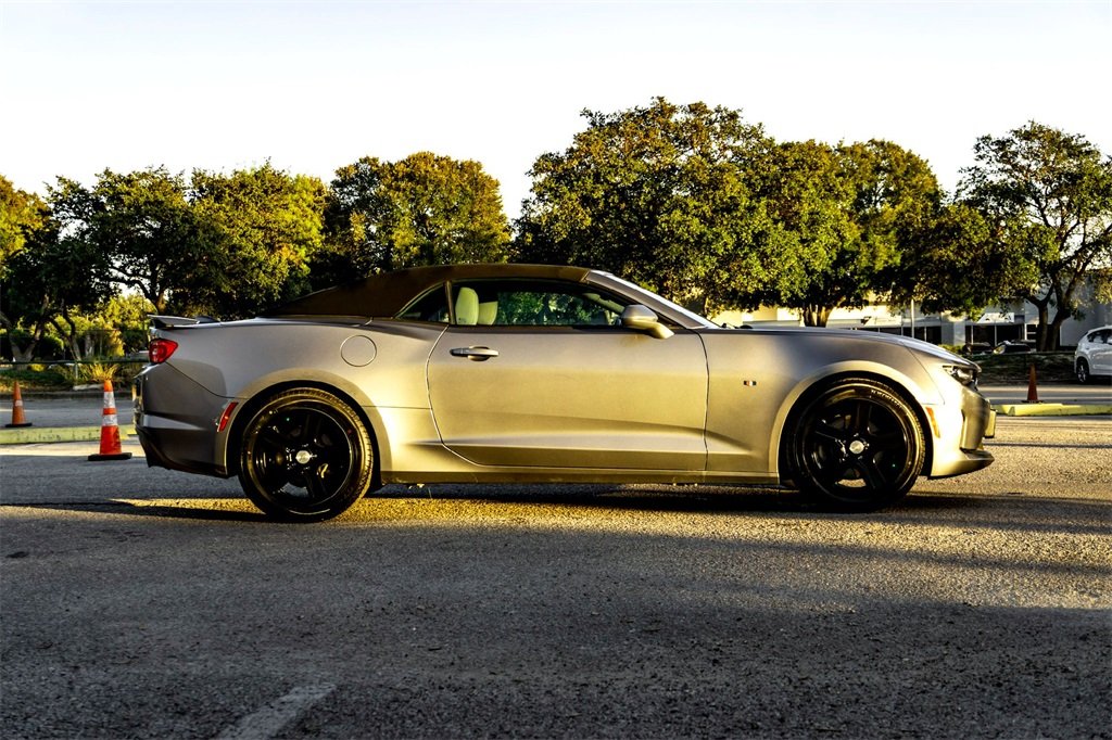 2023 Chevrolet Camaro 1LT photo 4