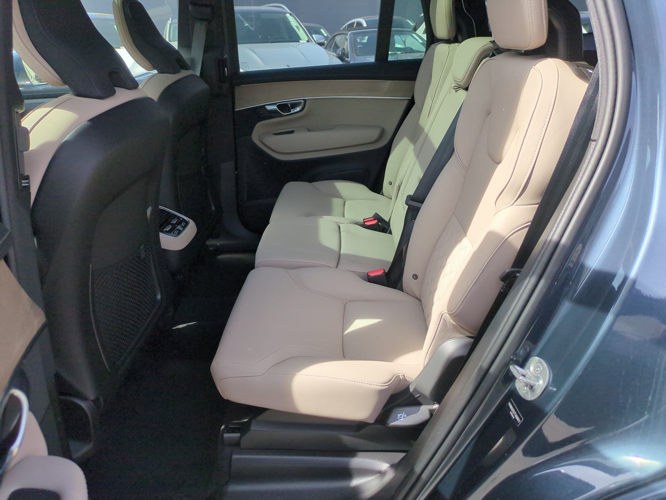 2026 Volvo XC90 Plus - Photo 15