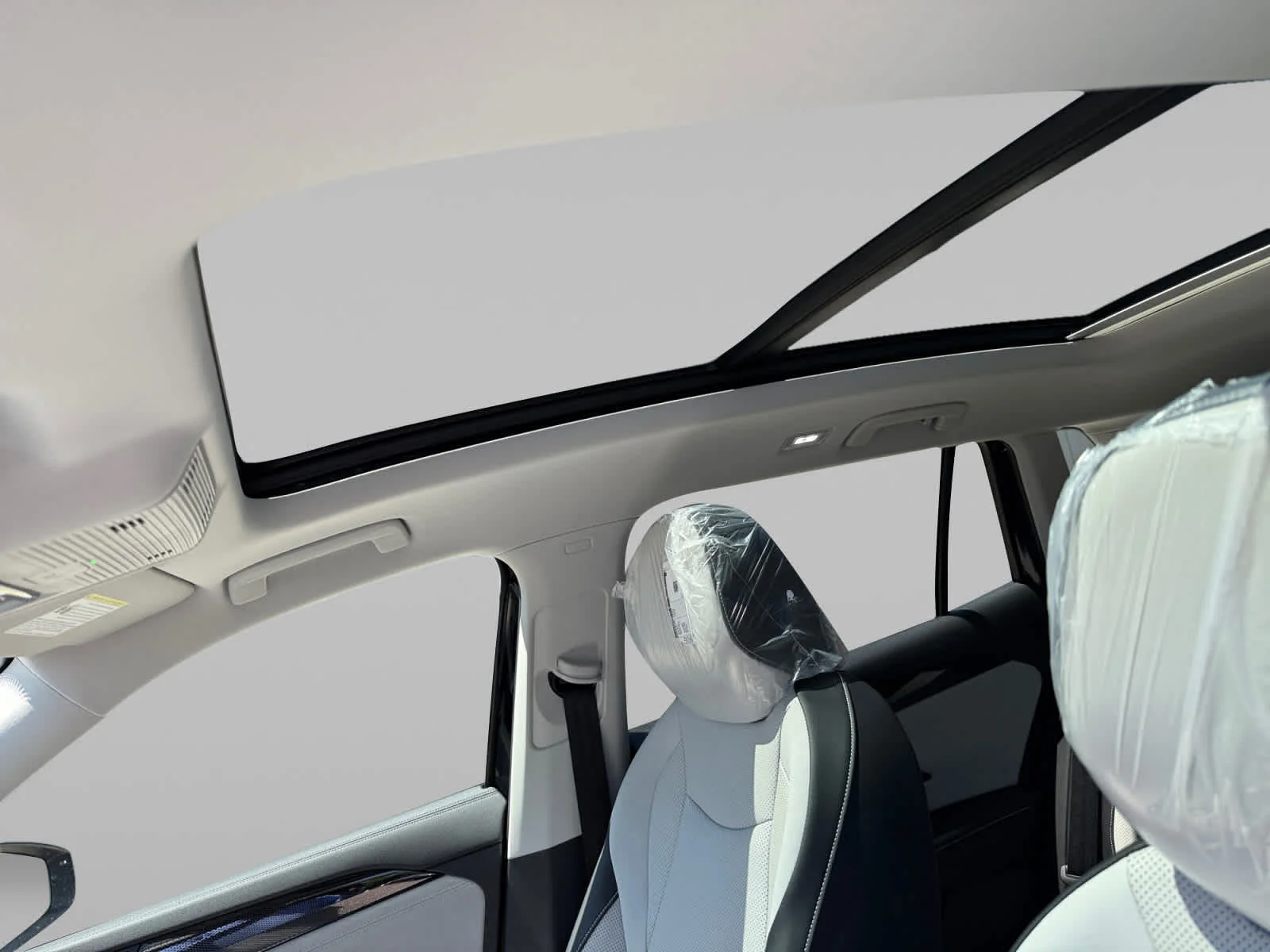 2026 Volkswagen Tiguan SE - Photo 12