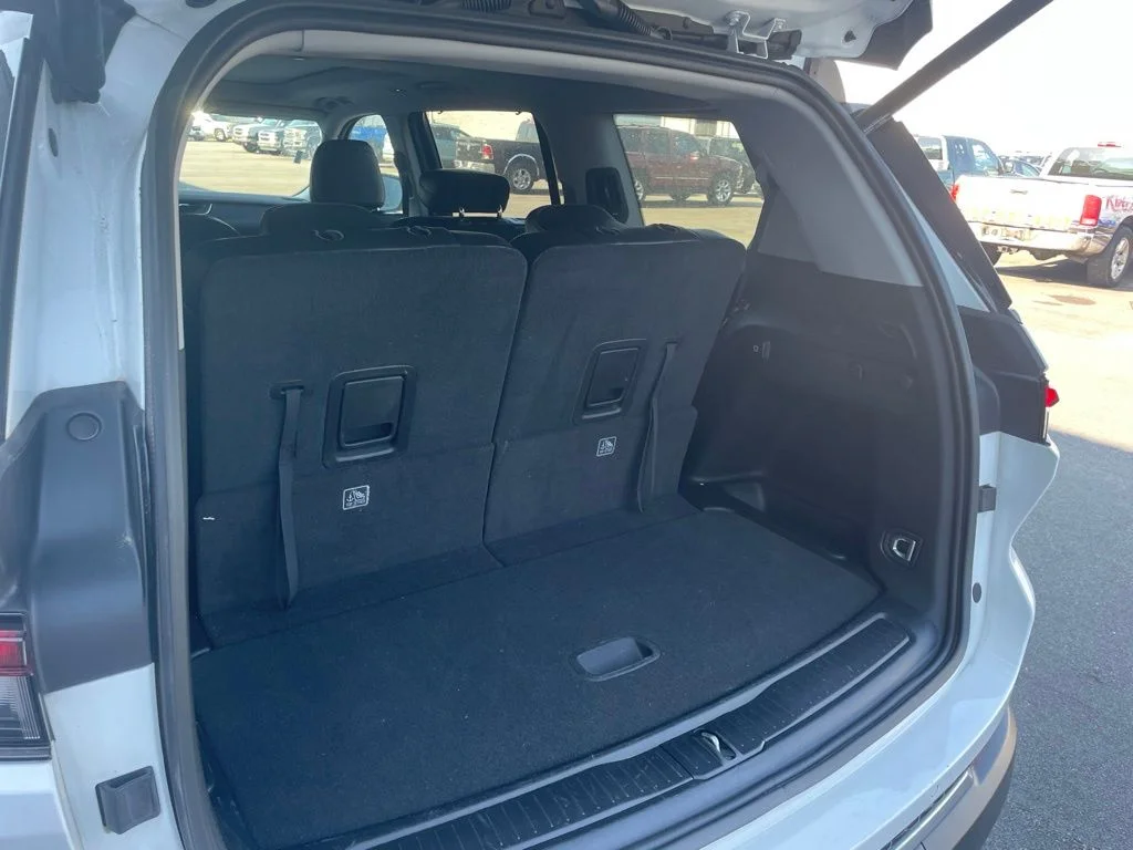 Used 2023 White Jeep Limited image 14