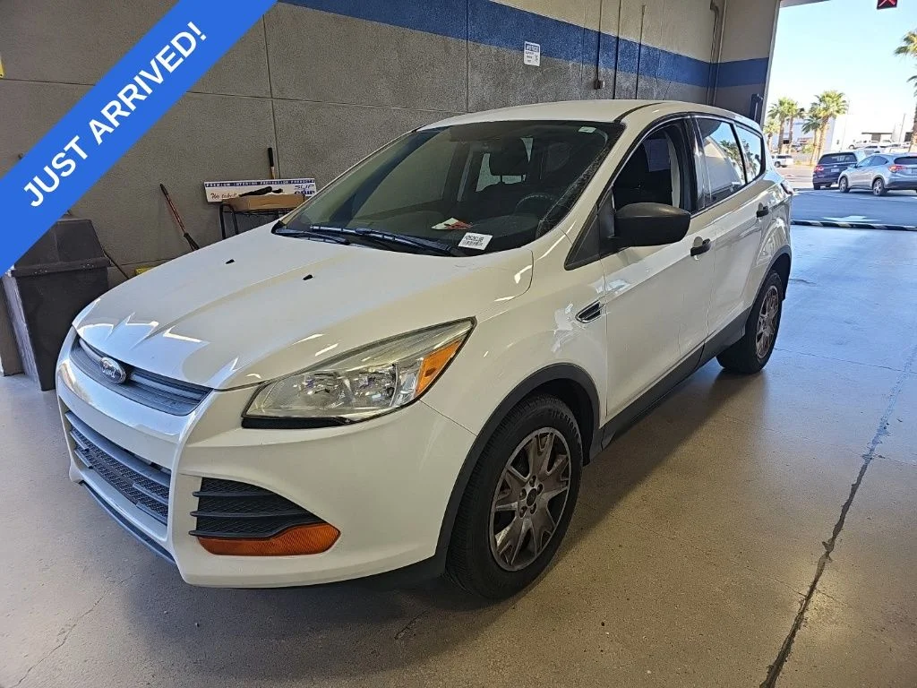 2016 Ford Escape S's photo