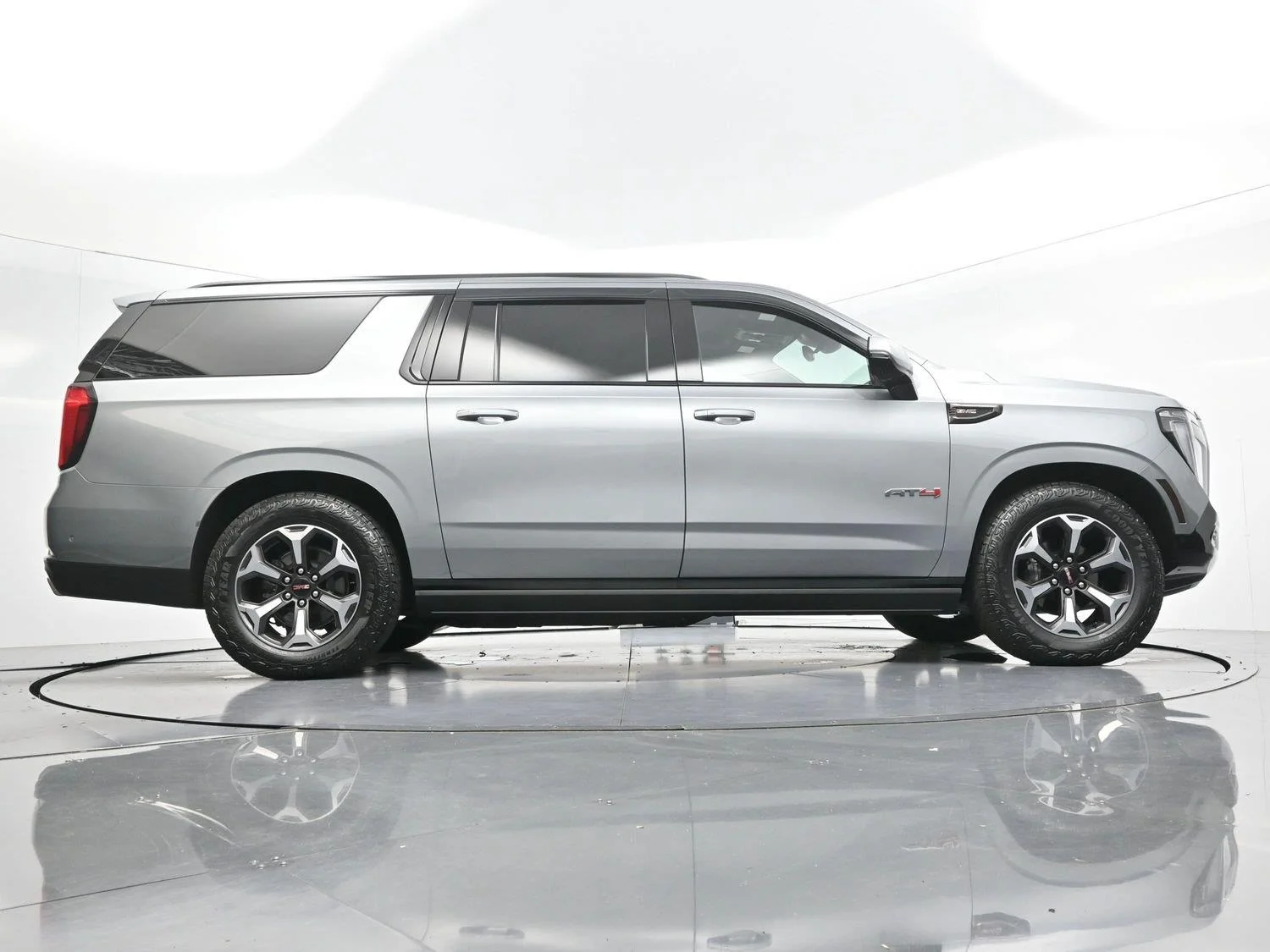 Used 2025 Sterling Metallic GMC AT4 Ultimate image 61
