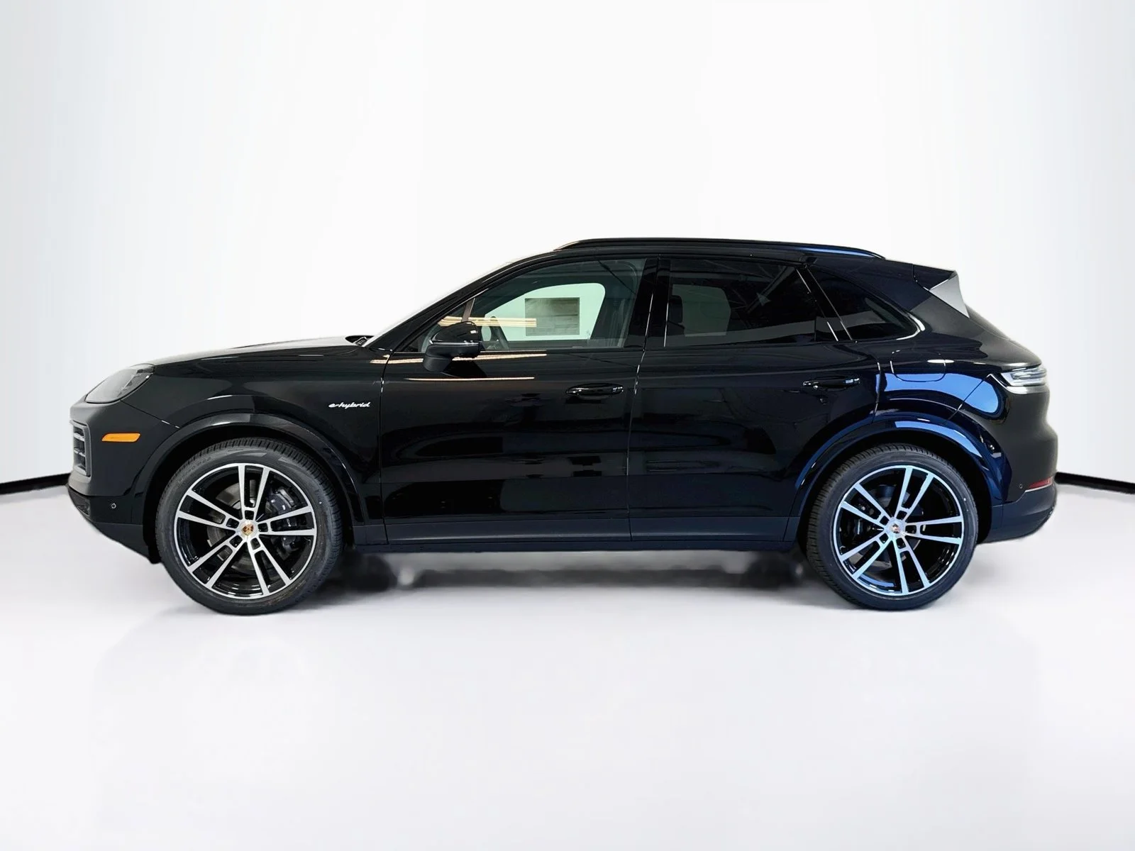 New 2026 Chromite Black Metallic Porsche E-Hybrid image 2
