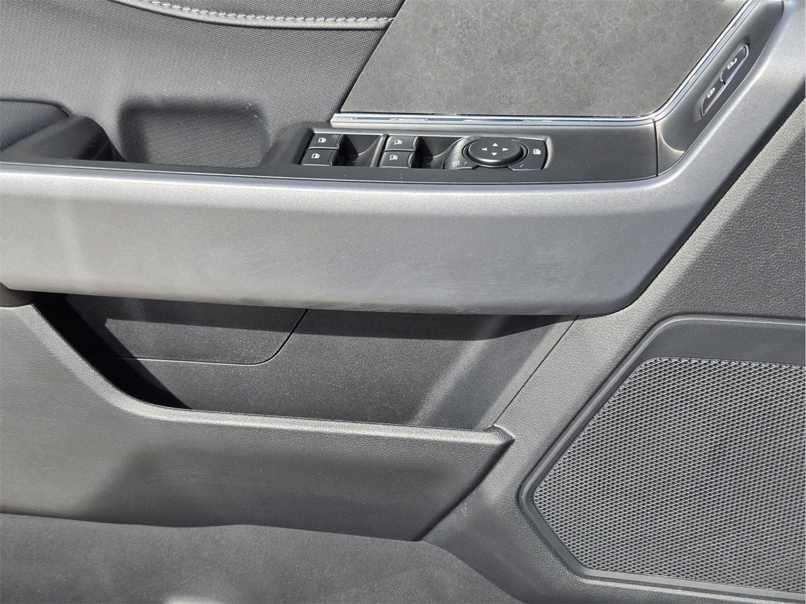 New 2026 Carbonized Gray Metallic Ford XLT image 15