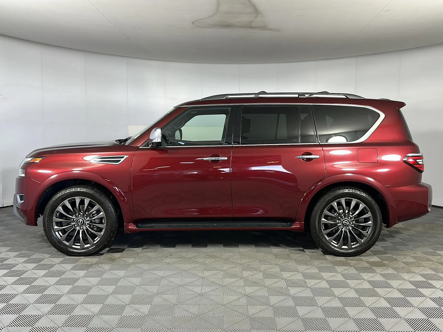 Used 2023 Coulis Red Pearl Nissan Platinum image 17
