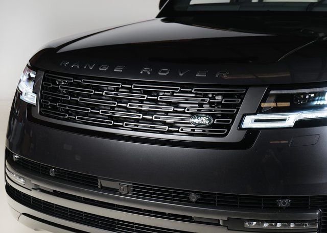 New 2026 Carpathian Grey Land Rover SE image 26