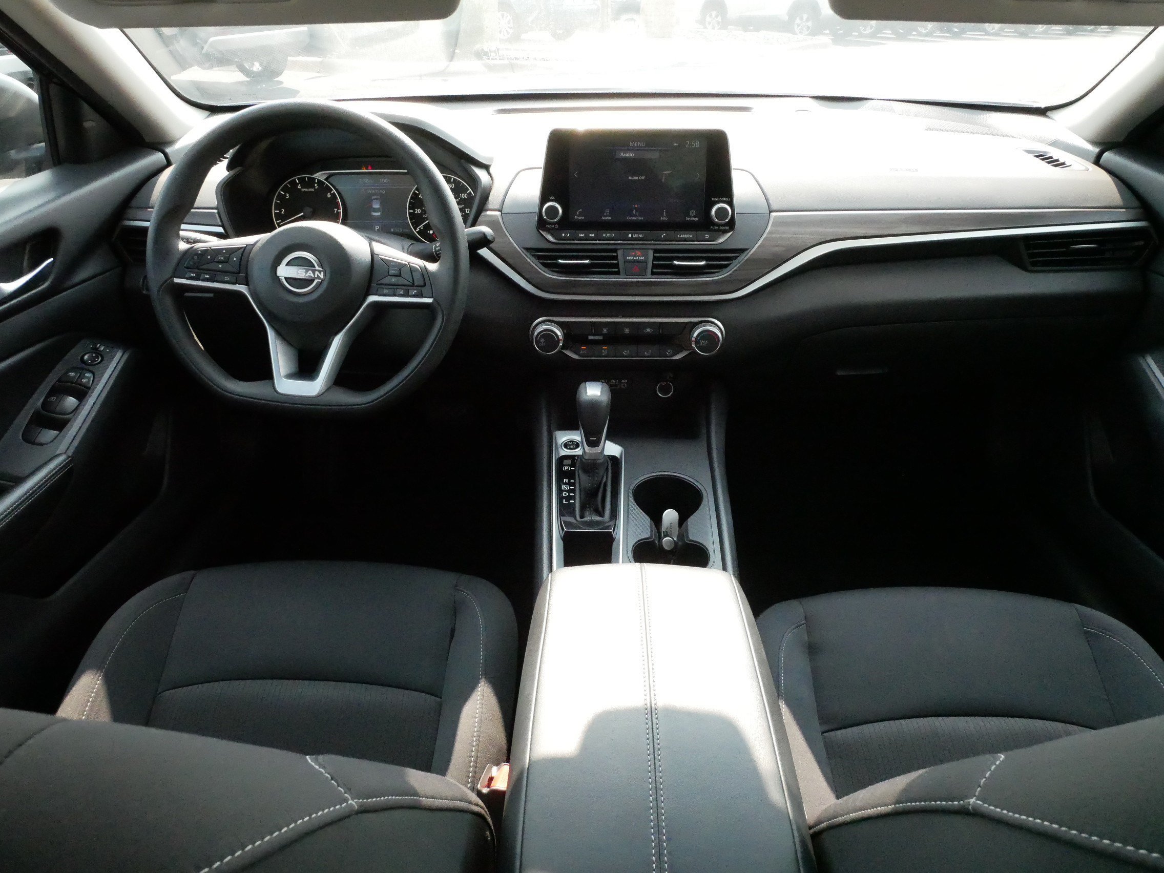 2025 Nissan Altima SV - Photo 10