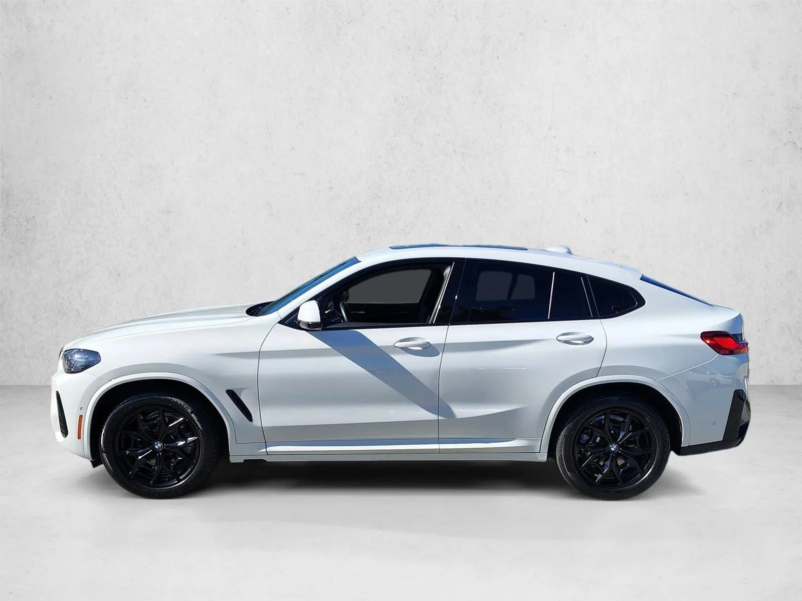 Used 2023 Alpine White BMW xDrive30i image 9