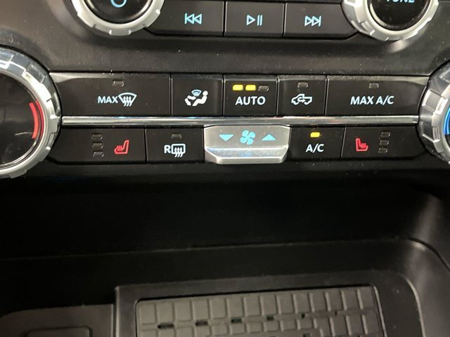 Used 2024 Avalanche Gray Ford XLT image 24