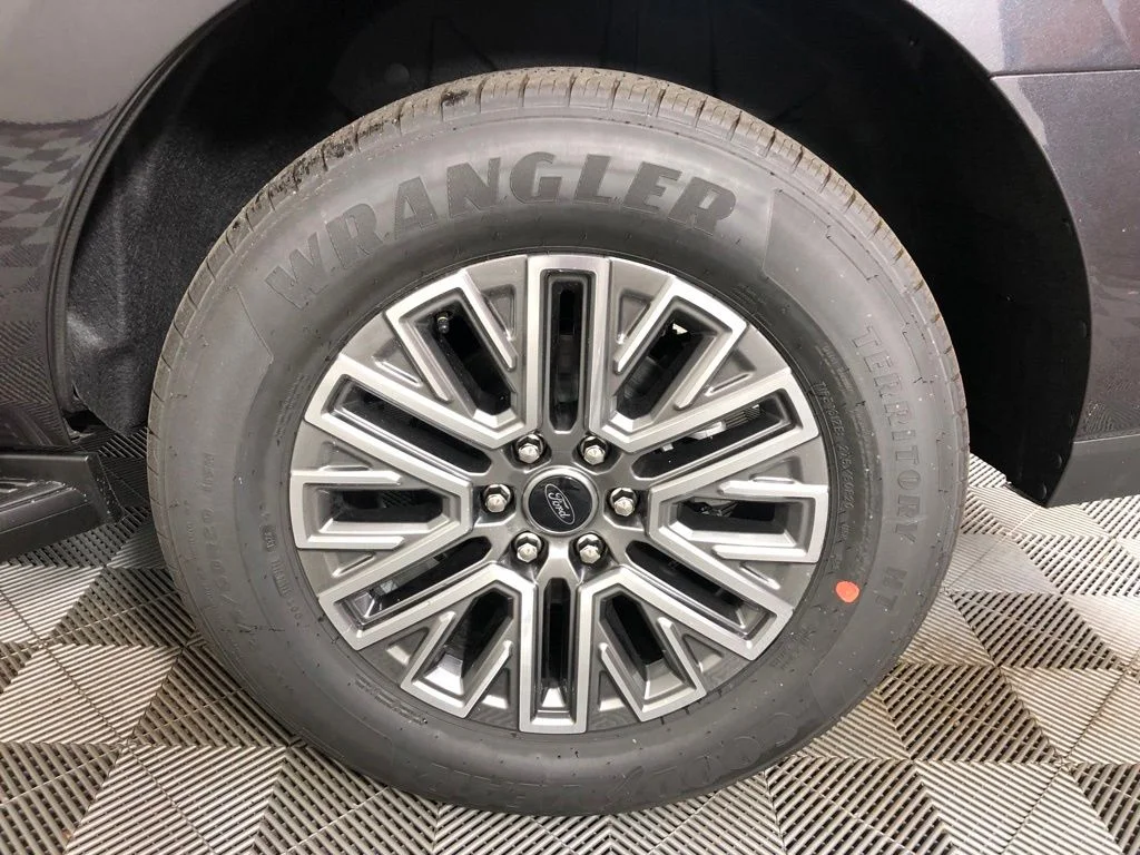 New 2026 Dark Matter Gray Metallic Ford Platinum® image 20
