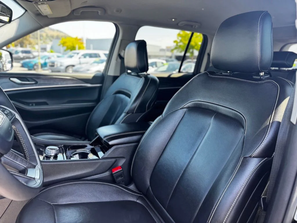 Used 2023 Black Jeep Limited image 18
