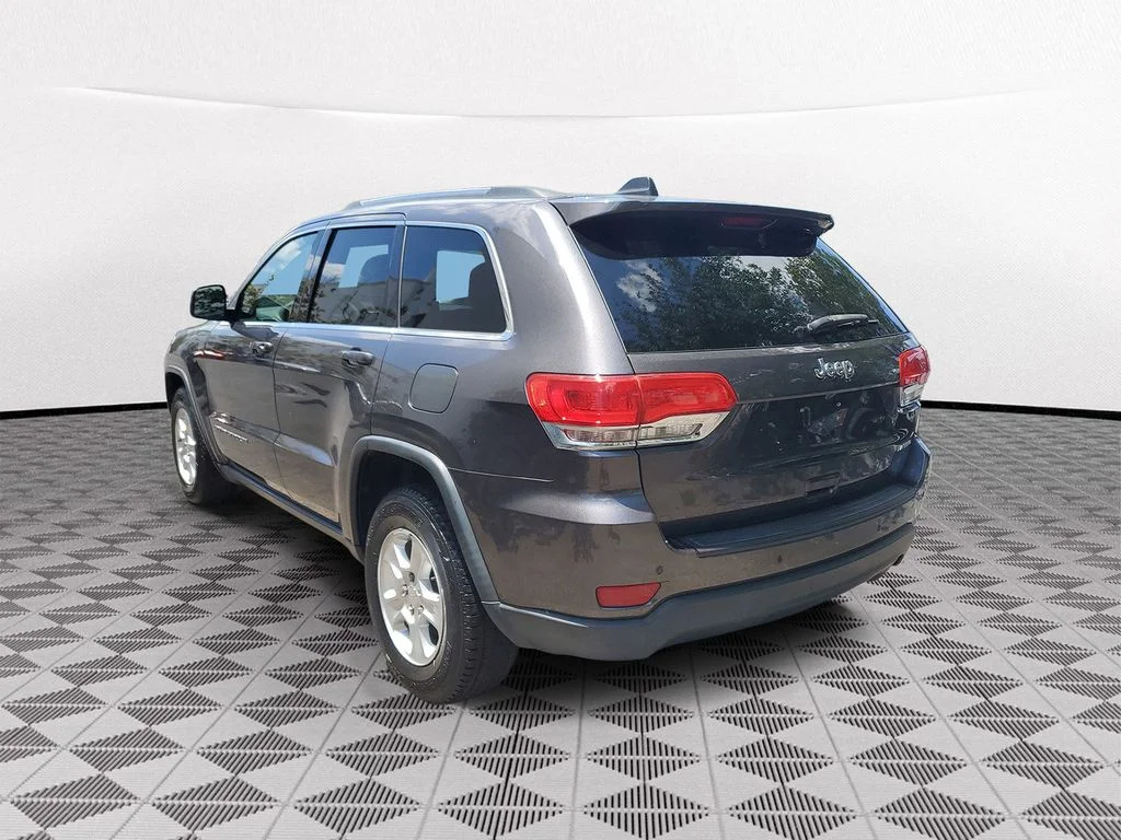 Used 2017 Gray Jeep Laredo image 4
