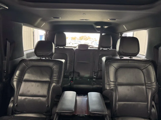 Used 2023 Starlight Gray Premium Colorant Lincoln Reserve image 39