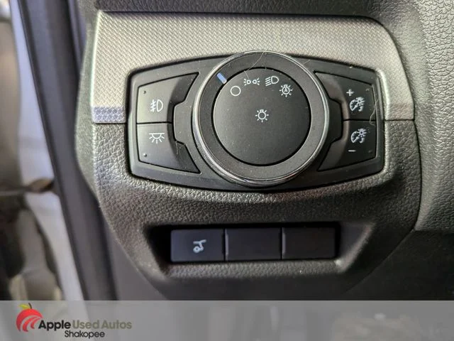 Used 2015 Silver Ford XLT image 31