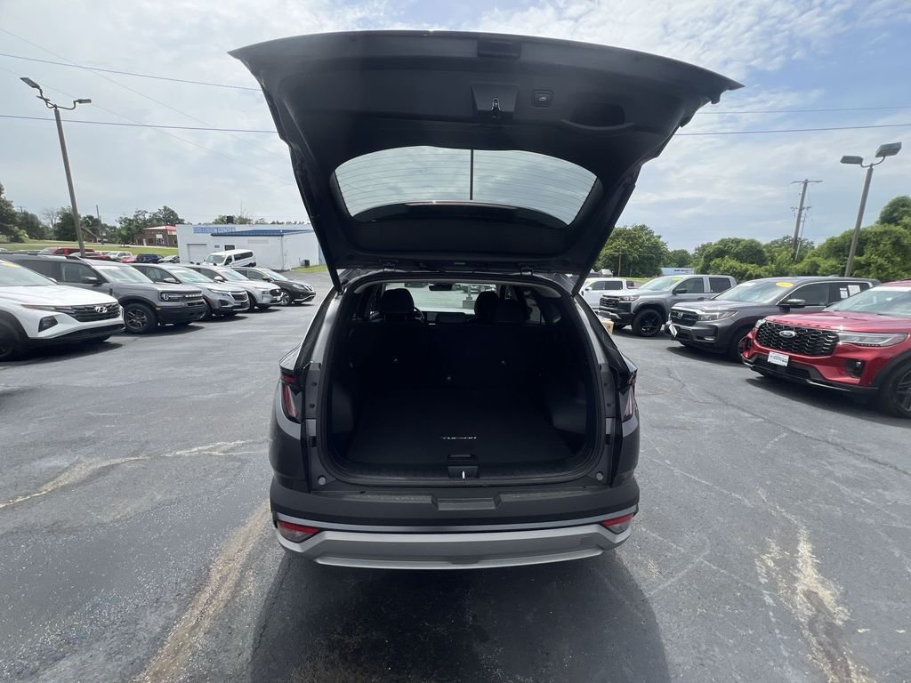 Certified Used 2025 Gray Hyundai SEL Convenience image 30