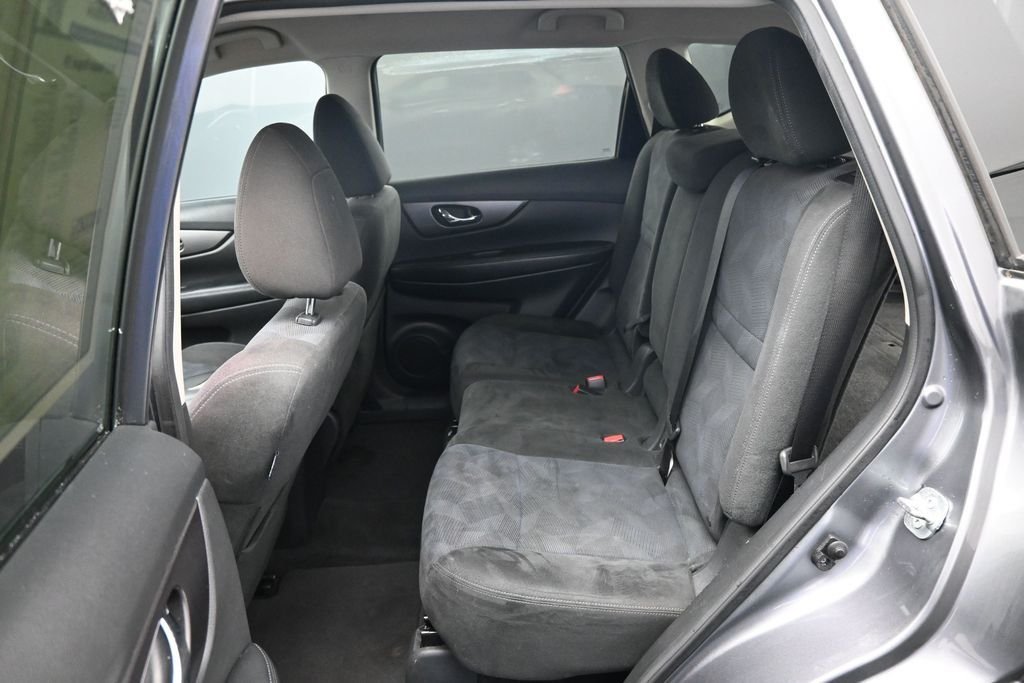 Used 2015 Gray Nissan SV image 15