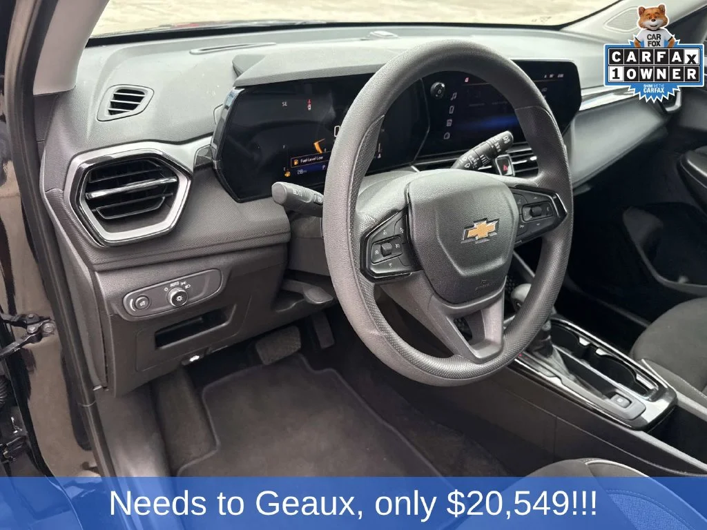 Used 2025 Black Chevrolet LT image 28