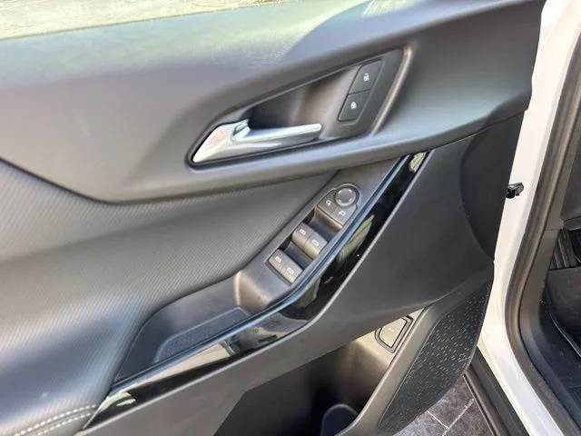 New 2027 White Chevrolet LT image 12