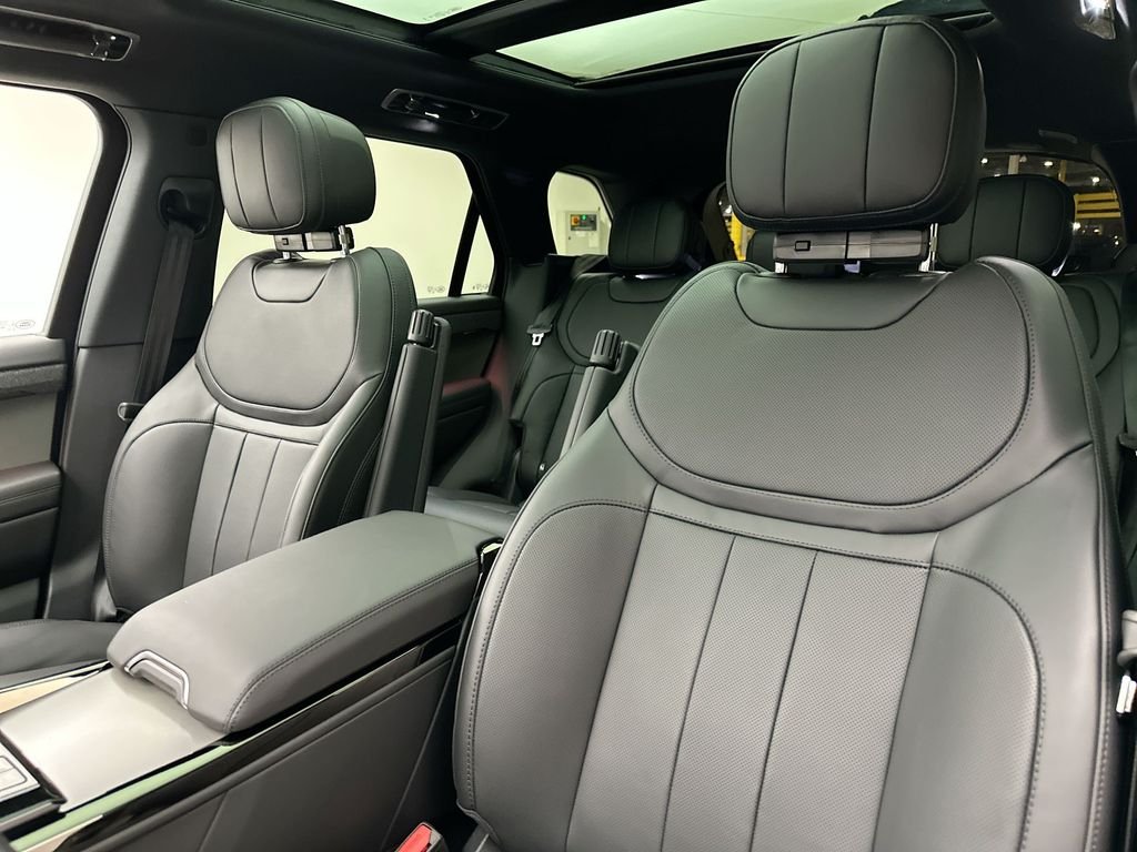 New 2027  Land Rover Dynamic SE image 10