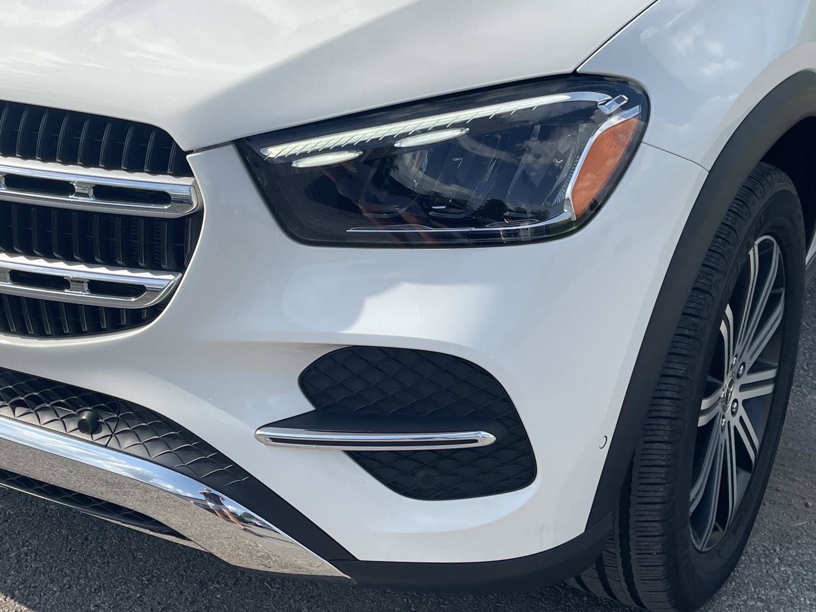 Certified Used 2025 Polar White Mercedes-Benz GLE 450 image 9