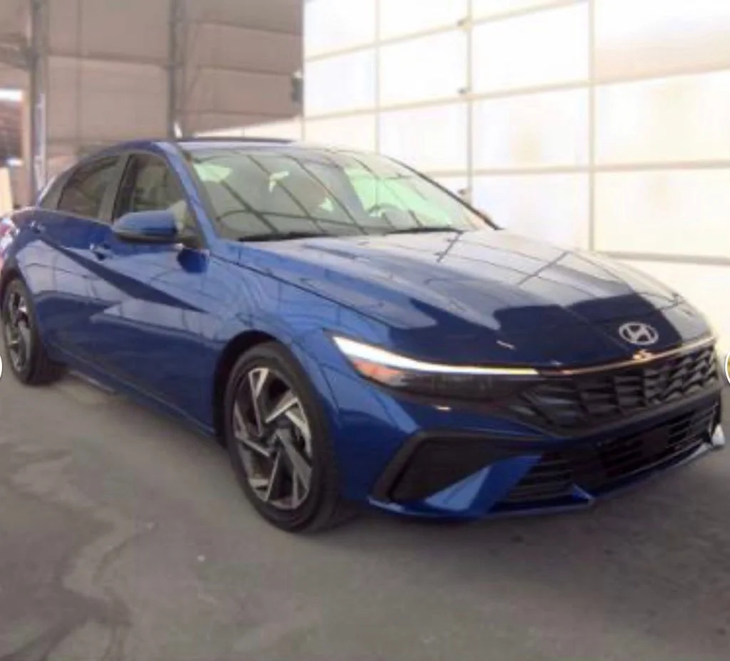 Used 2025 Blue Hyundai Limited image 2