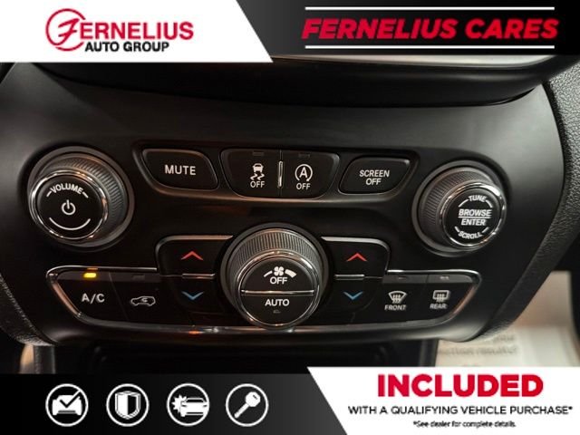 Used 2021 Red Jeep Latitude Lux image 40