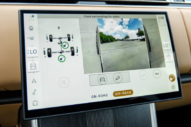 Used 2025 Gray Land Rover Autobiography image 29
