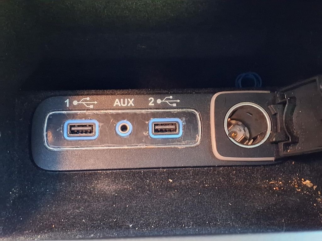 Used 2020 Gray Jeep Laredo image 19