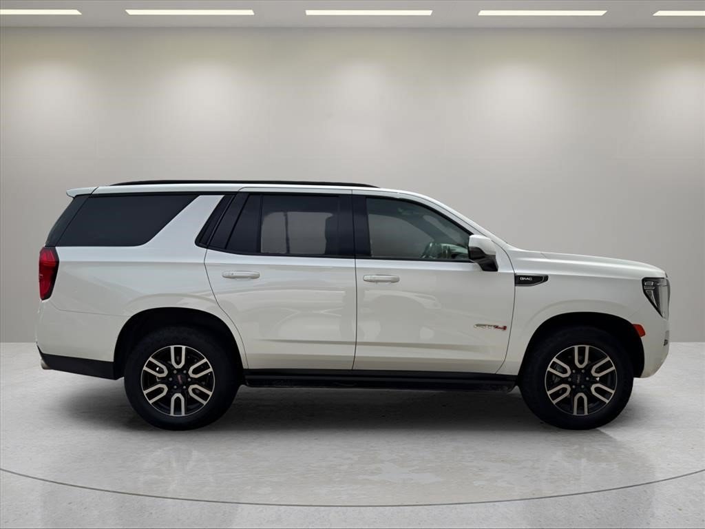Used 2022 White Frost Tricoat GMC AT4 image 5