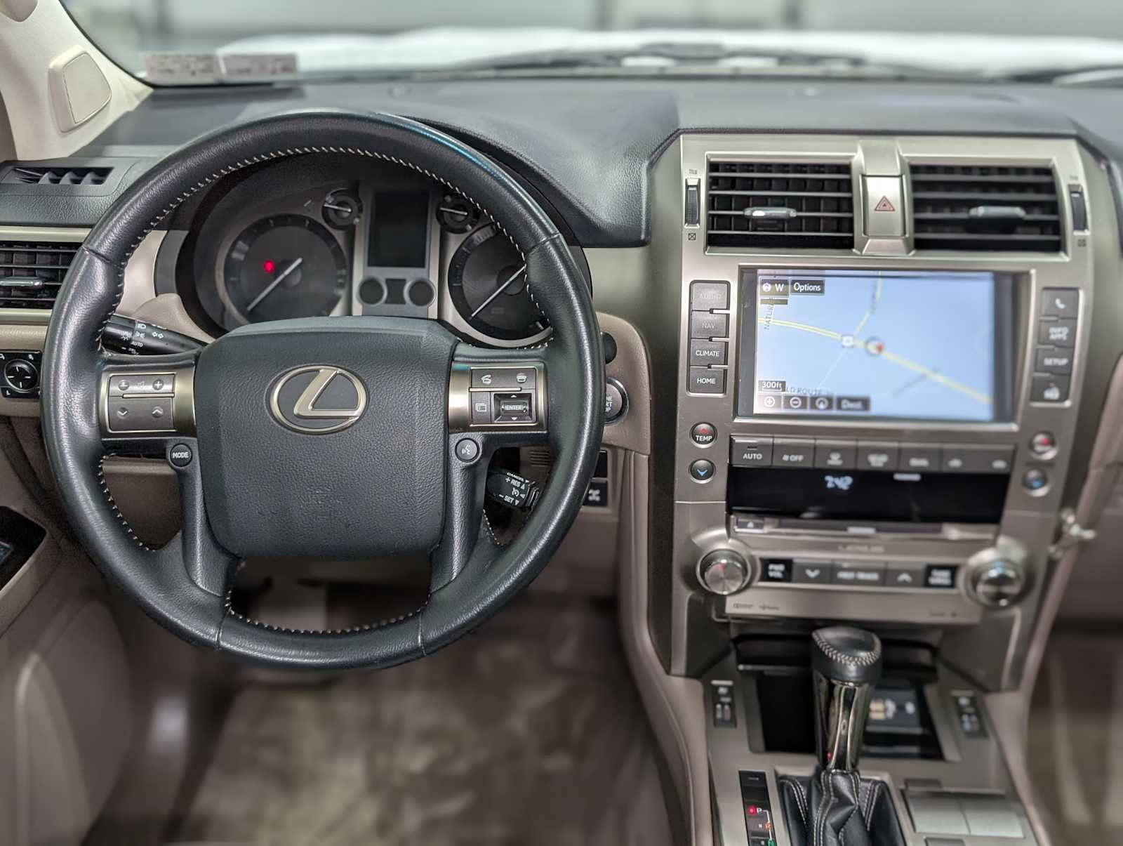 Used 2018 Starfire Pearl Lexus  image 5