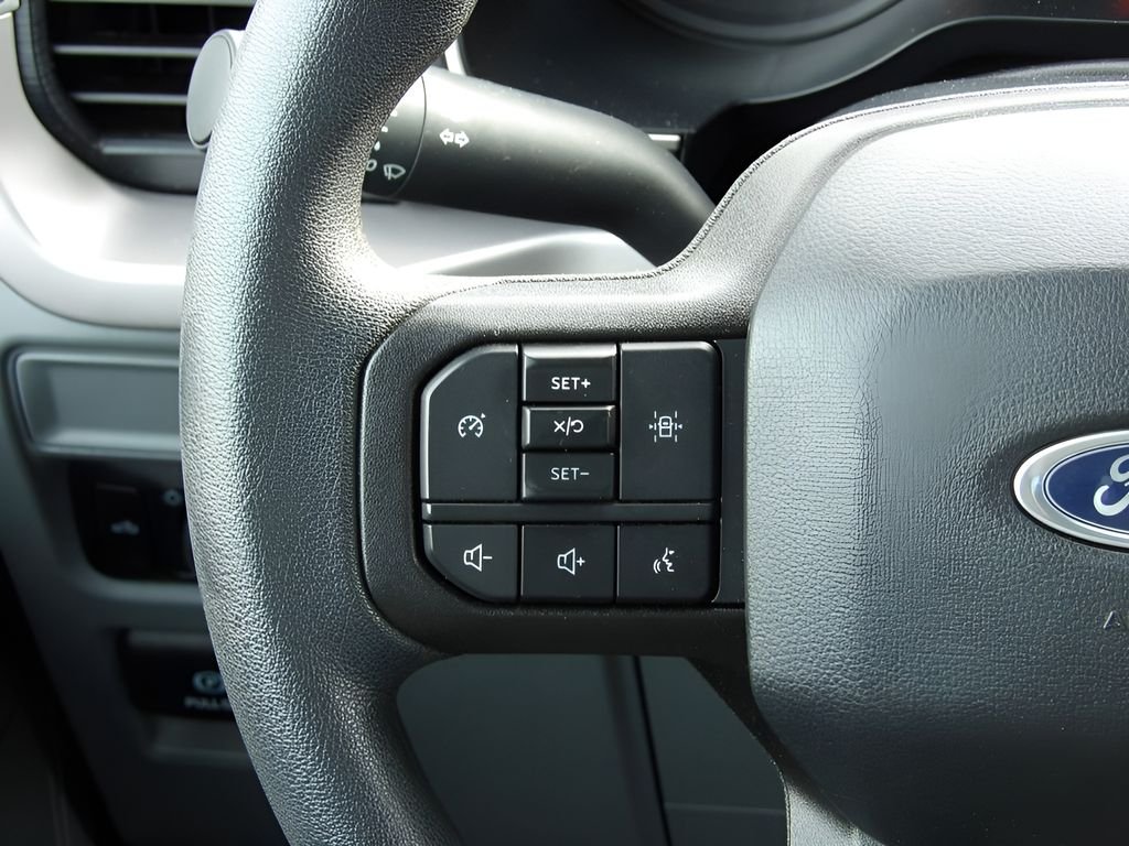Used 2023 Oxford White Ford XLT image 19
