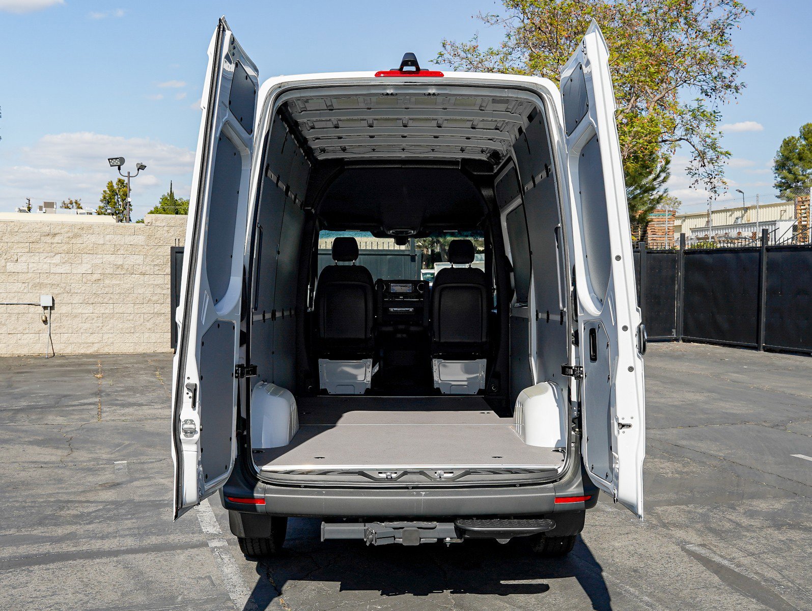 New 2025 Arctic White Mercedes-Benz 2500 High Roof I4 Diesel HO 144 RWD image 9