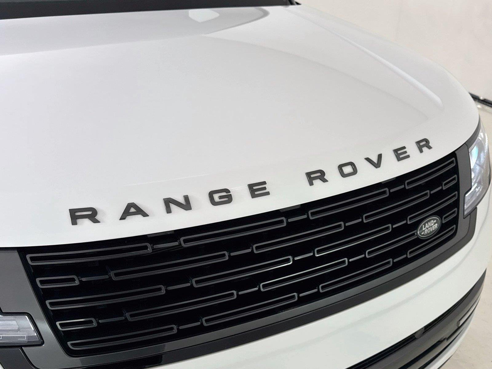 Used 2024 Fuji White Land Rover SE | Blackout Pkg | 360 Camera | Heated/Vented Seats image 36