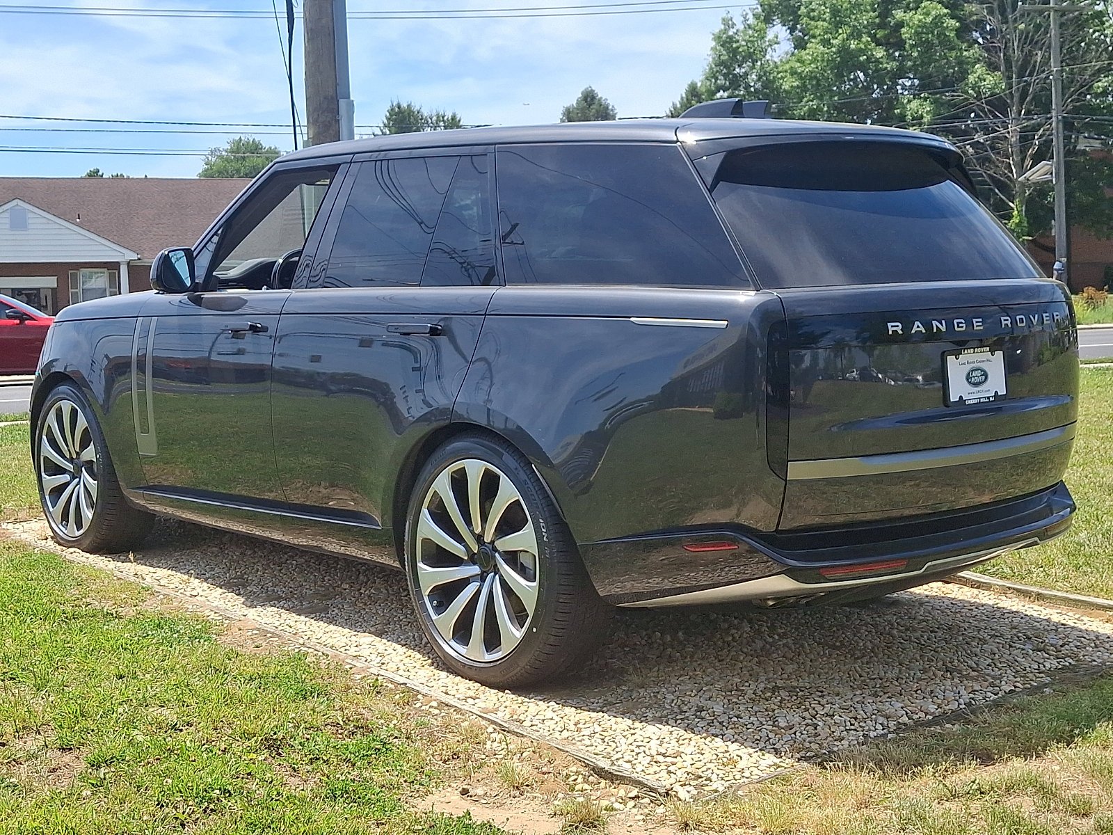 New 2026 Carpathian Grey Land Rover SE image 4