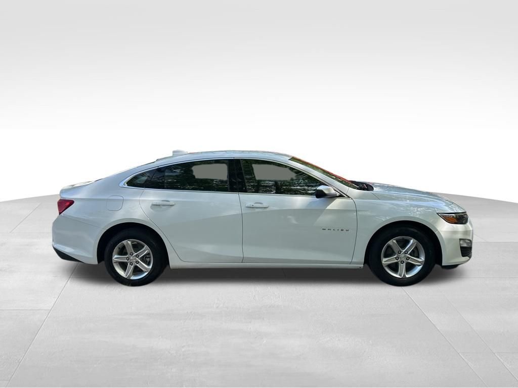 Used 2023 White Chevrolet LT image 7