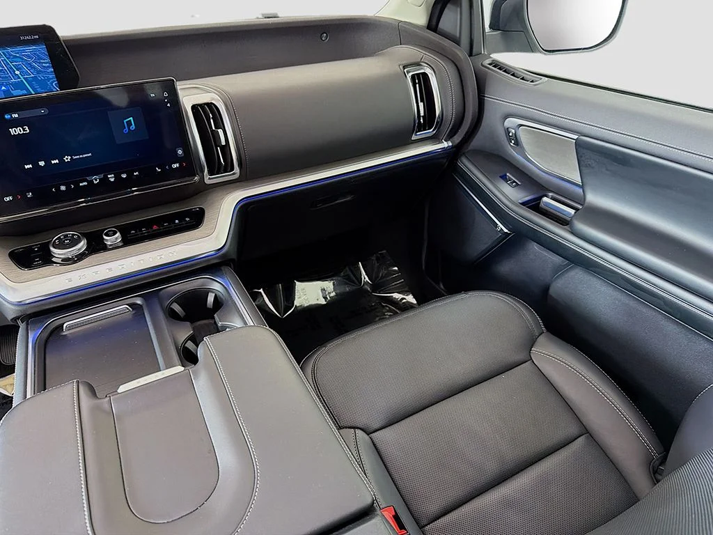 Used 2025 Space Silver Ford Platinum image 40