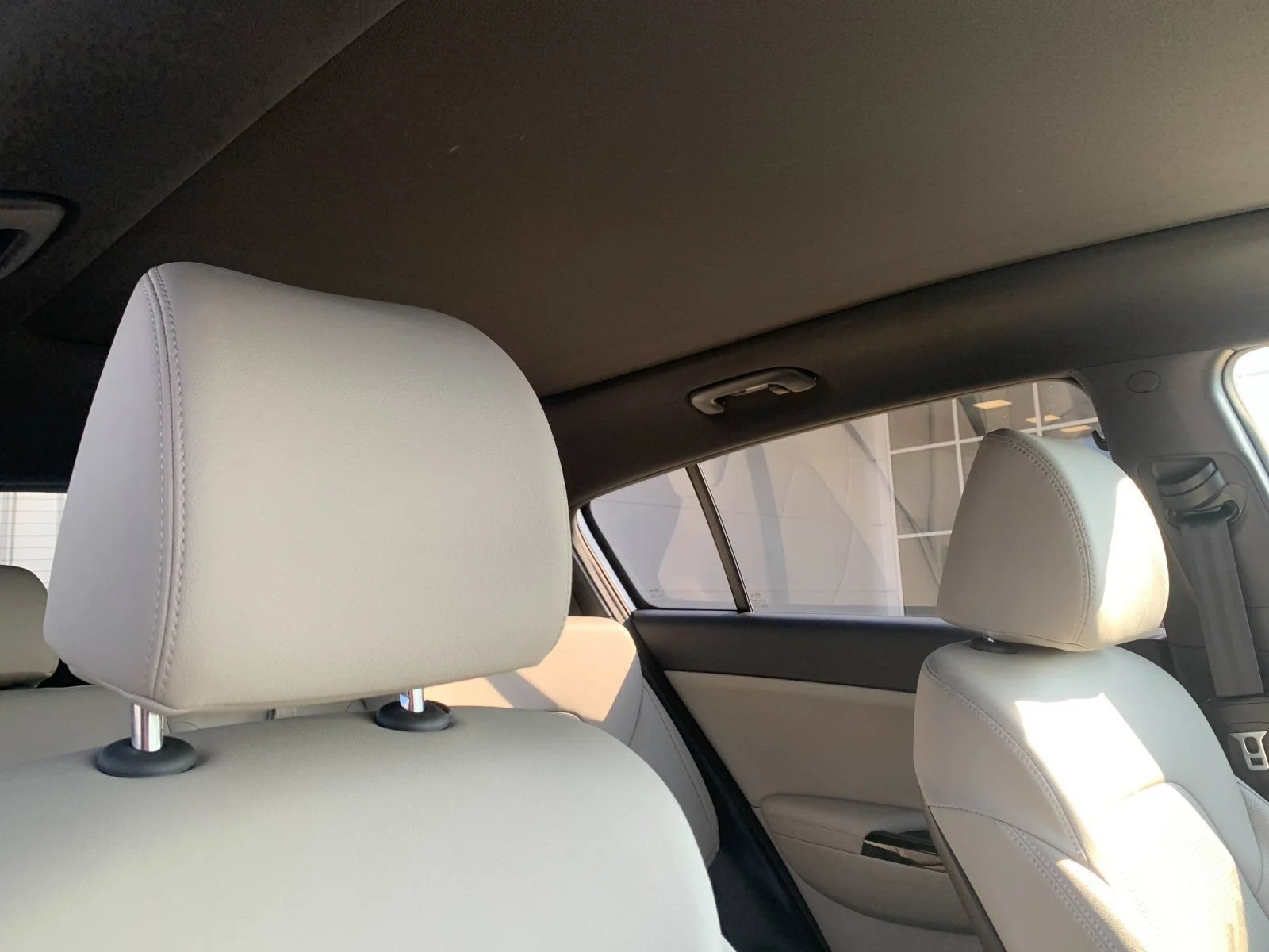 Used 2022 White Kia Nightfall Edition image 18