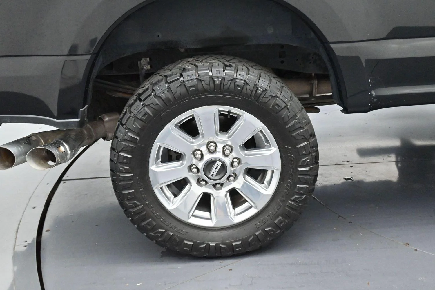 Used 2017 Shadow Black Ford Platinum image 35