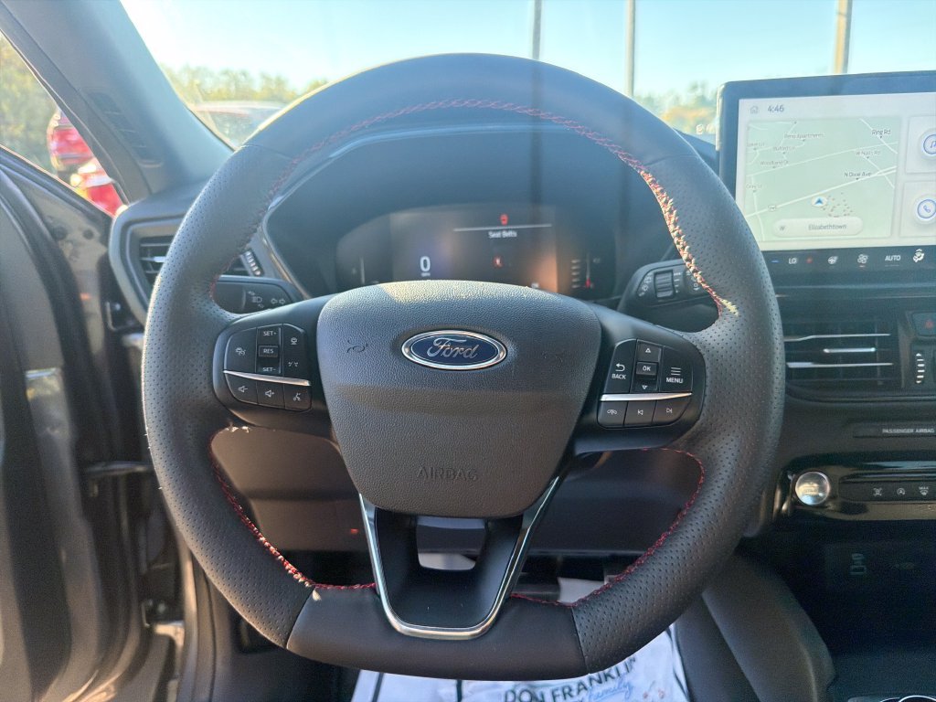 Used 2023 Gray Ford ST-Line image 18