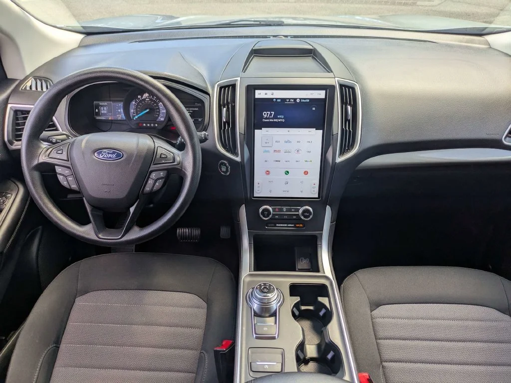 Used 2024 Silver Ford SE image 15