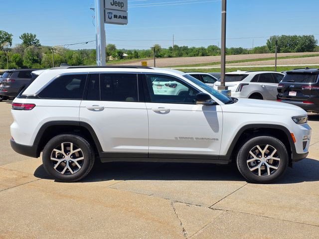 Certified Used 2024 Bright White Clearcoat Jeep Limited image 8