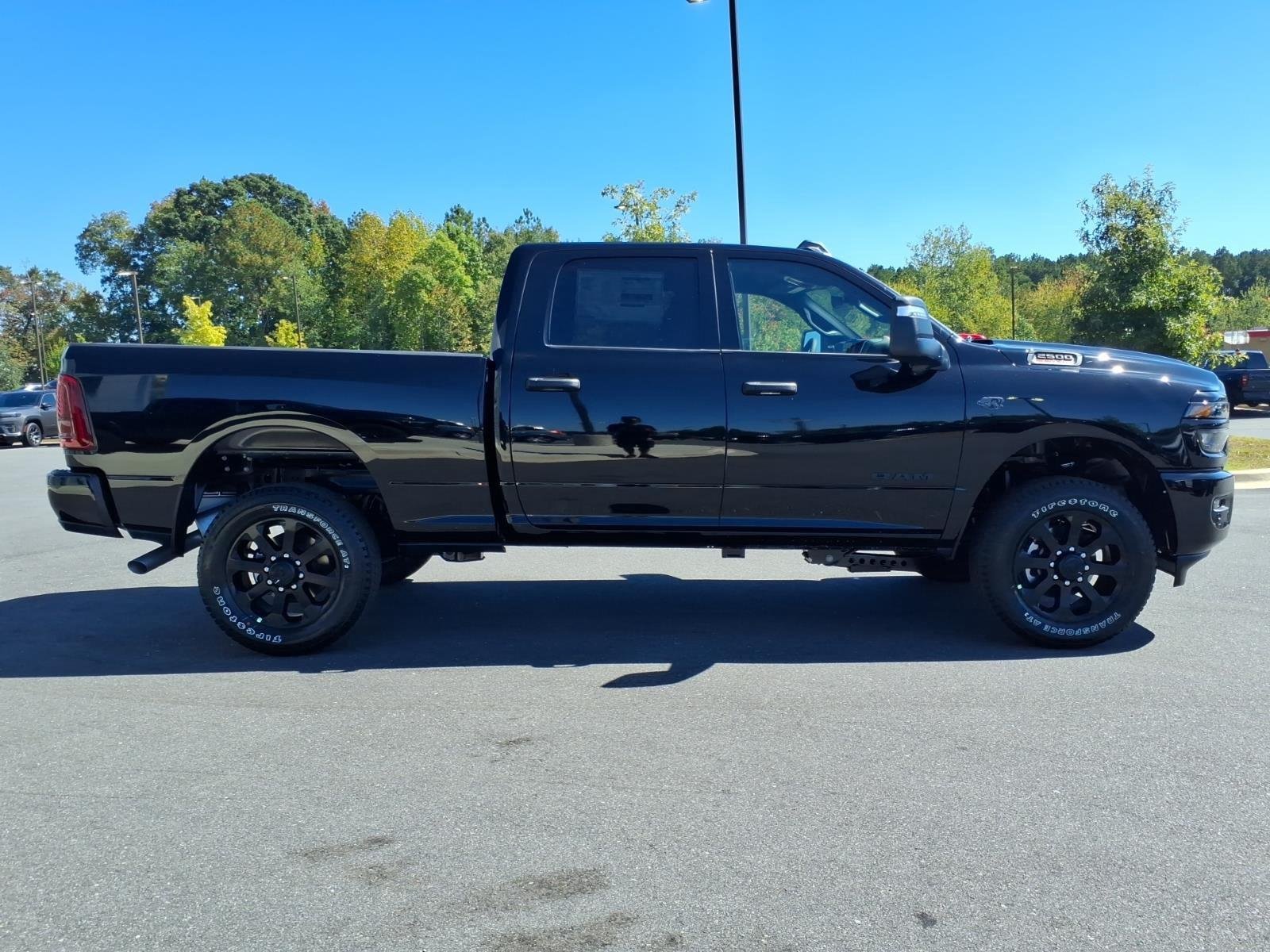 New 2027 Diamond Black Crystal Pearl-Coat Exterior Paint RAM Big Horn image 11