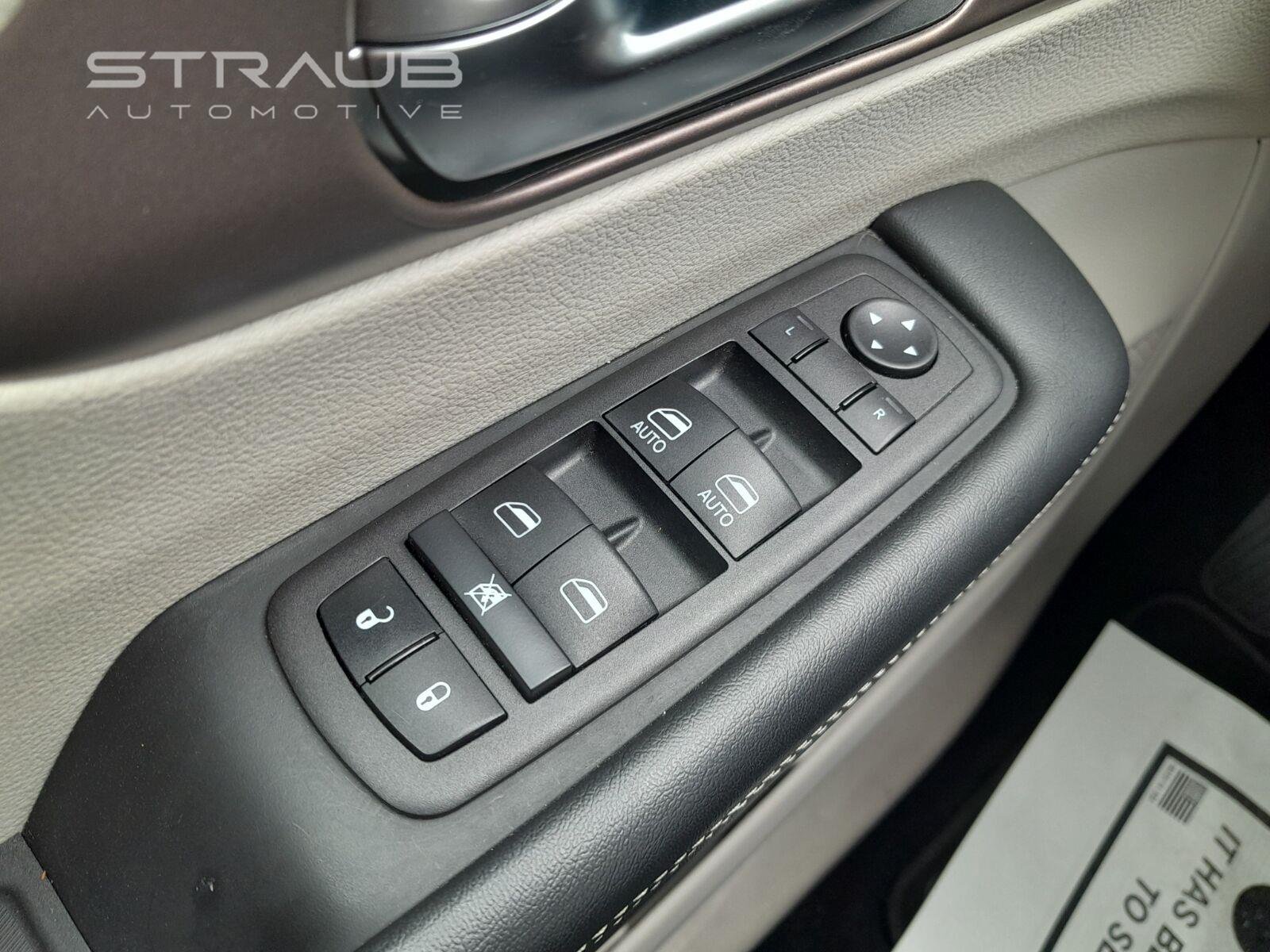Used 2023 Bright White Clearcoat Chrysler LX image 33